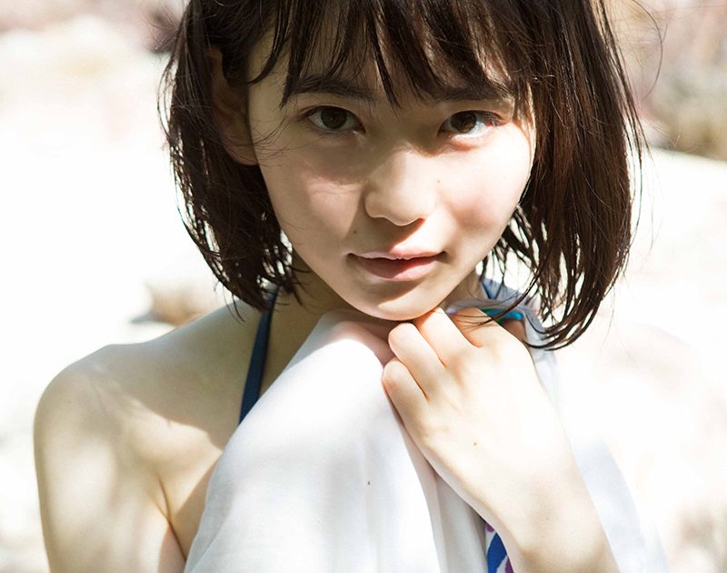 初の水着撮影にも挑戦 山田杏奈のファースト写真集が18歳の誕生日に発売 芸能エンタメ情報サイト Webバラエティ番組制作 Trenve トレンヴィ