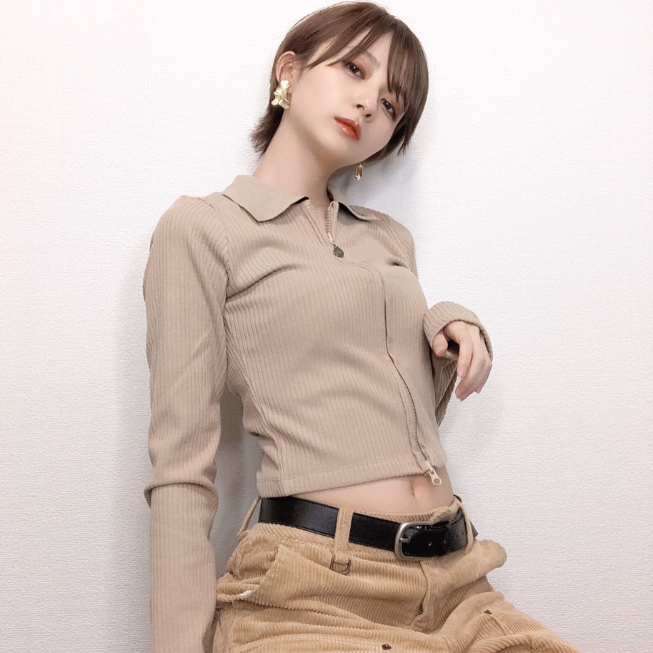 人気YouTuberこばしり。の色気溢れる 「初のへそ出しセクシーショット」に、ファン興奮の嵐!! | 芸能エンタメ情報サイト&WEB ...